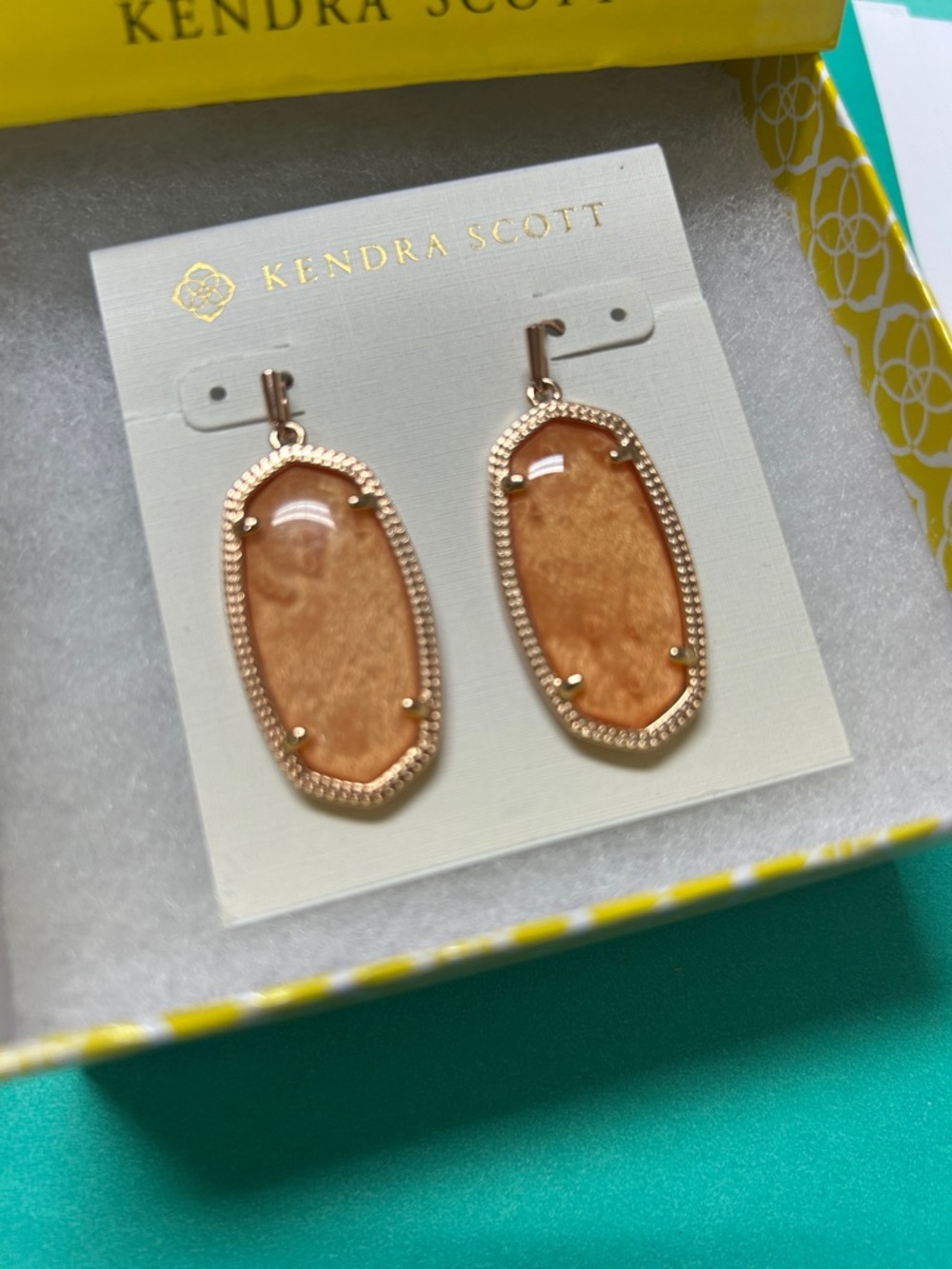 Kendra Scott Elle  Earrings - Peach Rose Gold - Picture 2 of 5